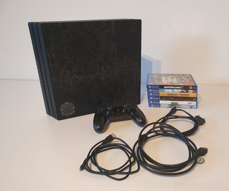Playstation 4 Pro Konsole 1TB Kingdom Hearts 3 Special Edition inkl. 1 Controller & 6 Spiele [Gebrauchtware]